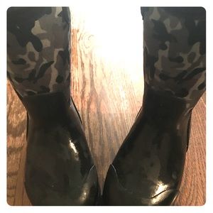 Bogs cameo all weather boots!